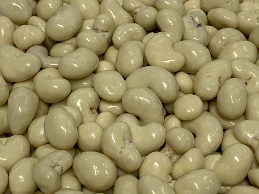 JogurttiCashewpähkinä - Jugurttipähkinä valkosuklaakuorrutettu cashwpähkinä - Karkkikuja