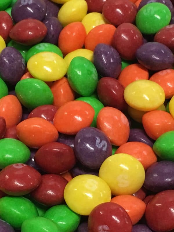 Fruits Skittles - värikäs pieni karamelli sekoitus - Karkkikuja