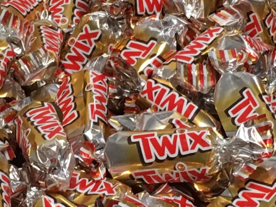 Twix Miniatures - yksittäispakattu pikkupatukka rapea maitosuklaa - Karkkikuja